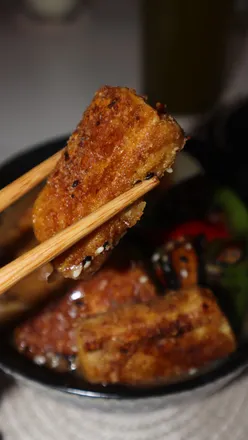 Delicious crispy tofu ramen made with Cauldron Foods extra firm tofu, veggies, and flavorful broth.