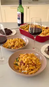 Delicious creamy chorizo and chicken mac n cheese made with Aldi ingredients, serving 8 for just £2 per portion. #AldiUK
