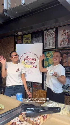 Tash from @buttercup.mcr showcasing delicious banana puddings at her pop-up at @generalstores_ in Manchester.