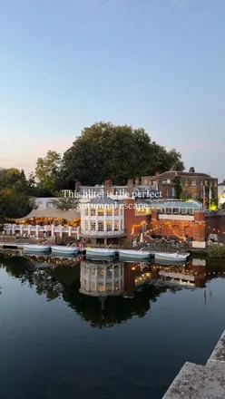 Cozy autumn getaway at Mitre Hampton Court, enjoying river views and deer spotting in Bushy Park.