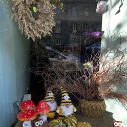 Cozy autumn activities in Fife, including pumpkin picking, movie nights, and coffee dates.