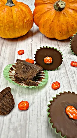 Delicious little choccy cupcakes are vegan, gluten-free, and require no baking—perfect for a healthy treat!