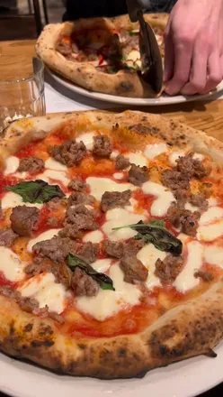 Neapolitan-style pizza favorites in Glasgow, showcasing local restaurants and delicious dishes.