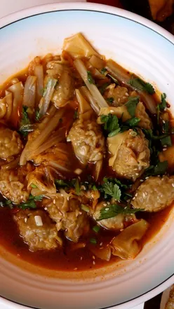 Dining at @rosetoedinburgh, enjoying handmade wonton soup and various Asian fusion dishes in Edinburgh.