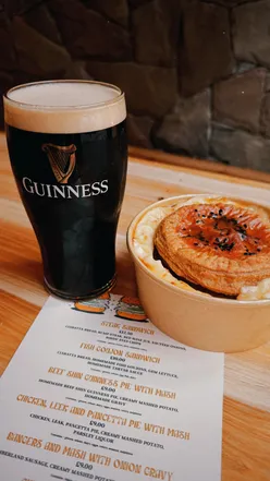 @theprince_newcastle 🍺⛷️

The Prince has always been cool trendy vibes, but now they do pie?? And mash?? 😮‍💨🥧

AND 2 for 1 pints and cocktails every single Sunday to Thursday… so not entirely sure why you’re still sat down. 

Spend the xmas inbetweeny bit sipping half price, well-poured Guinness with the lads… or be a dafty. Up to you ❤️‍🔥🎅🏼

p.s. pre-warning for the Mimo’s nostalgia x