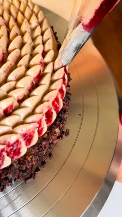 As the year end is approaching and a beginning to a new sweet one 💫 

Some highlights of some of my favourite creations this year and a time to be grateful for having officially been in France for almost a year 🥹 

I’m so thankful to have been welcomed with open arms, being able to share my experience and knowledge to teach, do collaborations with some places I could have only have dreamt of doing, being nominated for an award, all the beautiful creations that are made to order and just being able to continue to do what I am most passionate about thanks to you from the bottom of my heart ❤️

I wish you a beautiful and positive end to the year to go into a more beautiful new one 💫 I am excited to see where the new year takes us 🥰

And for you? Which has been your favourite? 😍 
.
.
.
#pipingtechniques #pastrycheflife #frenchpatisserie #frenchpastries