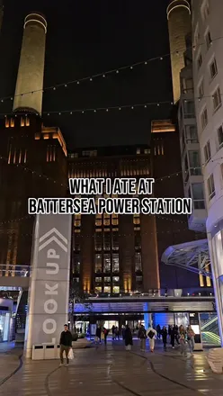 Here's everything I tried @batterseapwrstn

@graceyspizza - never heard of them till I walked in and saw them - well worth a try and very good pizza. Crust was properly done and a lovely tomato sauce. 

@manna_burgers : these were seriously good burgers, what's ironic is they have really bad Google reviews but they're actually better than most spots with the best Google reviews. Really enjoyed this. 

Had to try @solisgrill and their steak and chips was good, but Swiss butter for me is cheaper and better. But their basque cheesecake was hella good - yes you can go just for that. Custardy and Creamy with fine balance. Definitely worth a try at least once. 

Gotta love battersea power station however their underground parking is hella tight 😂