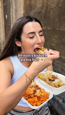 A hidden gem pasta bar in Bristol 🍝 Fresh pasta, fast service, and full of flavour. One of those spots you'll keep coming back to ❤️

@grano_kitchen 
📍 Bristol