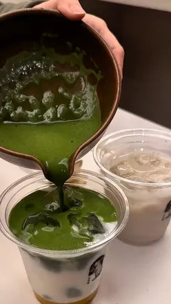 @tokkia.world is the latest hype in London’s matcha scene and is here to stay! 🍵 happy to queue again 🤪
.
.
.
#tokkia #matcha #coventgarden #matchalovers #matchaaddict