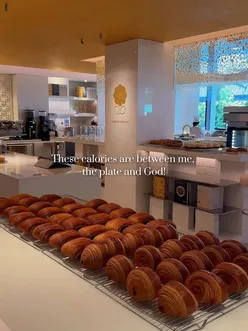 Food Photo Dump 🍑

@berenjaklondon - I think about this restaurant a lot! I need to go again (ideally with more people) 

@ladureeuk - this Mayfair branch is low key a hidden spot 

@habbibi.manchester - the food is decent and love how they always do something new 

@letocaffe.official - can’t ever go wrong here 

@itsnourlondon - wasn’t happy with our breakfast/brunch, food was served cold, it lacked any real level of restaurant quality, service was terrible, I’m open to try it again but I won’t be running back, was really disappointed. 

@boboandwild - it hasn’t let me down once 

@thebaklavacompany - the new Walthamstow branch 10/10 and this blueberry matcha, the best matcha I’ve EVER had!  I love thier desserts, always so innovative and on trend, been a huge supporter of them since day 1 when they were just a start up.

@somewhere.ldn - I love it here, great pitstop for when in @harrods 

@nayamayfair - it’s a nice cafe, defo think a nice spot for a coffee and a catchup or after dinner treat, Just off Oxford street

@hotelchocolat - my iced chocolate drink was more ice than anything else, but it was what I expected 

@bigysuk - the food was amazing! Will go again

@jenkimatcha - new Canary Wharf branch, the WORST matcha drinks I’ve ever tasted, whoever goes crazy for the sea salt vanilla matcha, are you okay? I’m willing to try this again when they introduce their summer menu, but this was awful 

#LondonFood #LondonEats #LondonFoodie #LondonRestaurants #LondonFoodGuide