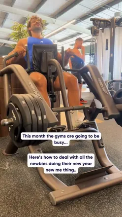 For all you beginners, intermediate and advanced gym goers here’s a nice simple, friendly reminder. 
Play nice, ask to share, we can help improve people lives with friendly advice and support 🫶🏼 and if you are a sexy gym goer send me a DM