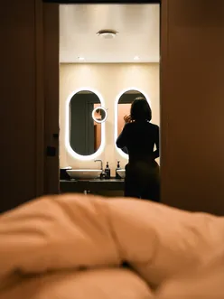 Save this hotel for your next trip to Paris! 🥐☕️🇫🇷

I’ve always wanted to stay near the Eiffel Tower, and this place is definitely within walking distance. Perfectly located in Trocadéro, it was a dream come true! 

And the food, though, is so yum!

@canopypariseiffeltower 

🇫🇷

_____
#paris #trocadero #canopyparistrocadero #travel #luxuryhotel