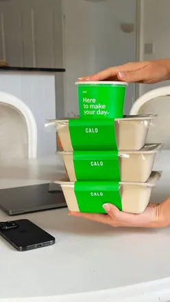 Use code “NUTRITIONIST20” for 20% off your first order! | ad. Let me let you in on a little hack.. and it’s @calo.uk ‘s new Gut Health Plan 👩‍🍳 

With chef created gut focused meals delivered straight to your door, looking after your gut health while hitting your fibre and wellness goals has never been easier 😌

These meals have been a life saver for me during the last few weeks when I have been super busy and have limited time to cook, and they taste DELISH 🤤 But not only do the save you time and money, they also help support better gut health and digestion - without the bloat. 

Check out their new gut boosting, low FODMAP meals via their website or app now 😇
 
#mealprep #guthealth