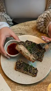 First day in the life vlog featuring London's best spots: Fred Bakery, Milk Beach, Pasta Evangelists, and Fatto a Mano Pizza.