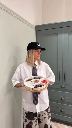 In my dinner party era 🤍 Ad | My favourite part of hosting is creating beautiful tablescapes, and finding affordable ways to make it functional and look aesthetic. You can shop all these pieces and more on Amazon via the link in my bio 

@amazonuk