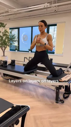 The layers just kept on giving in this flow in my class plan today, making the most of the addition of our platform extenders in York 🤎

This is one of those contemporary sequences you can teach from beginner right through to Dynamic, taking time to get set up in each movement is key, a lot can go wrong here if not cued properly 🫶🏻

Studio: @eletheastudios York
Wearing:  @alo
Speed x2