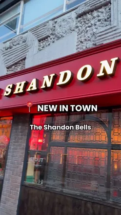 NEW IN TOWN // THE SHANDON BELLS ☘️ 🍻

New Cork inspired pub in the Georgian Quarter 🇮🇪 

Guinness, Murphys on draft and apparently Beamish to come 👀 Plus Taytos and toasties to snack on 👌

Have you been yet? 

📍 Hope Street, Liverpool