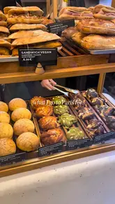 Recommendations for the best bakeries and cafes in Paris featuring pastries and coffee experiences.
