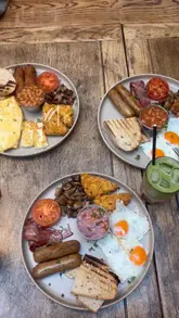 Morning vlog showing an eczema-friendly skincare routine and brunch at Branche in Tooting, South London.