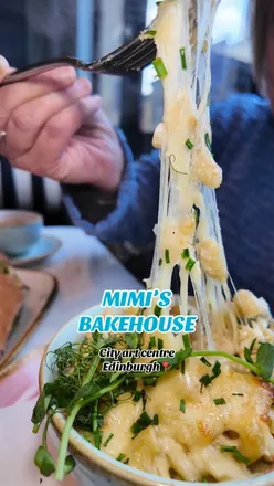 Delicious brunch and cakes at Mimi's Bakehouse, a perfect stop near the train in Edinburgh.