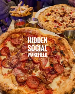 HIDDEN CAFE BAR SOCIAL - Middlestown, Wakefield📍 

🔎 @hiddencafebarsocial 

Now THESE are proper pizzas. The kind that make you question every floppy, cardboard circle you’ve ever wasted calories on before.

This little indie gem in Middlestown, Wakey has been on my hit list for agessss. By night they’re slinging out Neapolitan discs of pure joy, by day they’re doing brunch (which I’ve not tried yet but don’t worry, I will absolutely be inserting myself into that situation v soon!)

Let’s discuss the base because let’s face it, that’s the main character. The Beyoncé. The Al Capone, The final boss. Puffy, blistered, leopard spotted crust like it’s just done two weeks in Naples and come back glowing. Crispy underbelly, soft with a perfect amount of chew.

First up, Carnivo. San Marzano sauce, Fior di latte, Sausage, Pepperoni coins, Prosciutto. Caramelised onion. It wasn’t a pizza, it was a pork festival. A meat gala. If pigs had LinkedIn, this would be their annual get together but in wakey.

Then the Nduja e Pollo Picante - white base, fior di latte, chicken, spicy nduja, red onion, chilli honey and chilli flakes. Sweet heat, a little kick at the back, and just enough spice to remind you you’re alive (and in need of another pint!)

I also had the Nascosto chicken side and I refuse to let it be overshadowed. Simple buttermilk chicken, but just done really well with a hot honey dip

If you like proper, traditional Neapolitan pizza - the airy, blistered, leopards looking kind, this place is right up there with the best. ♥️ 

It’s a super cosy, intimate place with a great atmosphere. Friendly staff, relaxed vibe, perfect for sitting in, having a proper feast and a few drinks.

P.S I’ll be back to try your brunch menu!