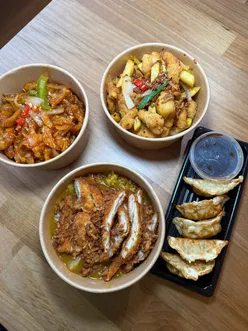 📍Curry House, Glasgow 
ad|invite

guys this needs to be ur new weekday lunch spot if ur in glasgow city centre @curry_house_glasgow !!!

I had never heard of this place until now and omg it was so good! If u know me u know I love a chinese takeaway (specifically BRITISH chinese food before u all come at me)

We got…
🫶🏽Salt and chilli chicken and chips
🫶🏽Honey chilli chicken and egg fried rice
🫶🏽Katsu chicken curry and boiled rice 
🫶🏽Chicken gyozas
🫶🏽Banana fritter

Guys I loved this as I always do !! I think what I liked most was how this is right in the city centre and with the lunch deals it’s very reasonable pricing for what u get!! You can eat in or takeaway☺️

I reckon if I worked in the city centre this would be a go to lunch spot for me as there was so much choice and everything was so fresh and was ready rapid !!!

I recommend trying here (especially during lunch time) to try the salt and chilli dishes as well as the honey chilli chicken which is always a fave for me!!

We also loved the banana fritter which I haven’t had in years! Forgot how good this is and I will be ordering this more frequently!

The lady serving us here was lovely, so friendly and always smiling and made the experience even better for us!! 

My only fault…. I didn’t see prawn crackers on the menu :( which is a staple for me 😂😂

Where should we try next?

#glasgowfoodie #chinesetakeaway #chineseglasgow #chinesefood #plateup