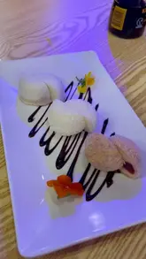 Delicious Japanese food at Maki & Ramen, Highcross Leicester. Featuring sushi (Tokyo roll), gyoza, yakisoba, and mochi dessert.