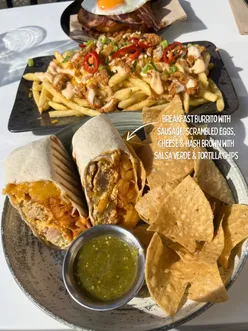 📍 @casa_glasgow 

feels like we are never away from this place! the sun came out last weekend and we sat outside for brunch at casa which was lovely. the breakfast burrito from casa is one of my favourite things to eat for brunch! they cater for coeliacs also 🫶🏼 highly recommend!