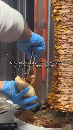 NEW shawarma spot in Oxford Circus❗️ 
@zamanshawarma slow roast their chicken and beef fresh each morning so the flavours are properrr and it’s not your typical kebab! perfect for a quick lunch in central london👀☑️ 💌invite

shawarma portions new food spot oxford circus foodie finds central london food reels food blogger new opening beef and chicken shawarma box deals soft drinks oxford circus 
 #shawarma #shawarmalovers #londonfood #oxfordcircus #newopening
