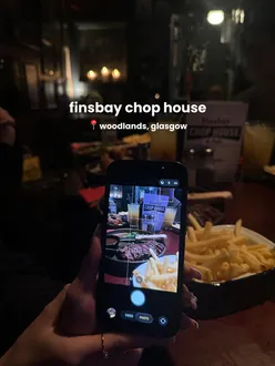 📍finsbay chop house (woodlands road) | glasgow 

still dreaming of those hasselback potatoes 🥹 finsbay flatiron rebranded as @finsbaychophouse and i’m here for it ! they know what to do with their potatoes i can tell you that, but the beef dripping chips need a comeback please 🙏🏼 the beef was a bit tough but tasted amazing, would recommend asking for it cooked more rare than you normally have it done 🥩

☆ flatiron steak x 3
☆ chop sauce
☆ lamp rump
☆ hasselback potatoes - aioli & parmesan
☆ skinny fries x 2

•
•
•

#steakdinner #toeatlistscot #glasgowfood #glasgowfoodie #steak