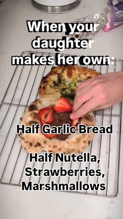 My daughter just can't get enough of this combo, she even makes it herself now too. 

Song by @gracieabrams as she's obsessed by her too! 

#pizza #dualpizza #pizzaduo #childpizza