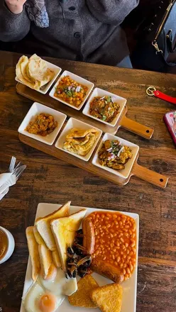 Took my youngest son for breakfast to @mycharlieskitchen on Lozells Road 👍🏽😊

#breakfast #foodie #bangladeshi #birmingham #jayyzworld