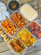 🔥 Saturday Night Feast 🔥
@wokify.uk treated us to a takeaway this weekend and it was the perfect end to a lovely day spent at the beach. 

Here’s what we got:
Prawn Crackers 
Fried Seaweed 
Chicken Satay Skewers
Salt and Chilli Chicken 
Singapore Vermicelli 
Salt and Chilli Chips 
Honey Chilli Chicken 
Egg Fried Rice 

#baitwithkate #chinesetakeaway #chinesefood #newcastlefood #newcastletakeaway