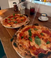 📍 Base Pizza, Windermere | Lake District 🍕 @base_pizza 

I’m one of those people who craves only three things on a hot sunny day, a woodfired pizza, fish and chips or a grill 🤤

So when I discovered base (hardly hard to miss with its bright yellow shop) and the smell of the freshly baked pizzas lingering outside I knew I had to try it.

Honestly? Worth it if you’re in the lakes and looking for some woodfired pizza. The pizza was delicious and the garlic aioli is one of the best I’ve had (might just start an IG page reviewing garlic aioli dips) 

There is quite abit of a queue though and wait times can sometimes be long, but hey it’s worth the wait. 

Have you tried Base? 

#ukfoodblogger #pizza #woodfiredpizza #lakedistrict #lakedistrictfood