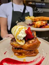 Sunday brunch goals at @maisoncafe_uk 💞

Huge french toasts, bakery bits by @thebutterholic and boss coffee from @allpressespressouk ☕️🥞🥪

Making moves currently on bold street so expect it to busy! Worth a short queue  in our opinion #LiverpoolEats