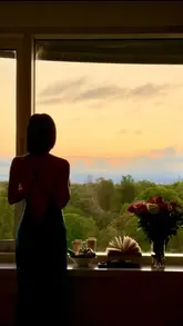 A montage showcasing a stay at the Royal Garden Hotel in London, featuring room interiors, views of Kensington Gardens, breakfast in bed, afternoon tea, dinner, and live music at the hotel bar.