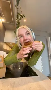A vlogger visits the new storefront of Horangi in Manchester, showcasing their unique Korean-inspired cookies and matcha drinks.