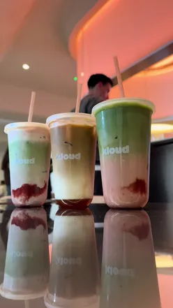 Visit to Kloud Concept in Merchant City, Glasgow, enjoying a dreamy atmosphere and new Raye song vibes.