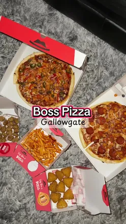 Delicious hot honey fries and mac and cheese bites at Boss Pizza, Gallowgate, Glasgow. #glasgowfood #halal