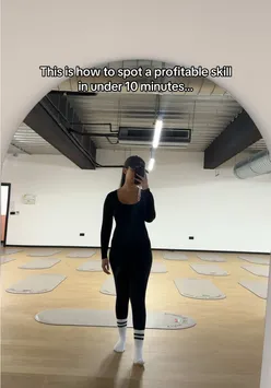 Most people waste months trying to learn something new, when the income opportunity is hiding in what they already do well. Your most profitable skill usually sits at the intersection of: – what people already ask you for – what feels easy to you but hard to others – and what solves a real problem, not just something you enjoy If you’ve ever thought “I don’t know what I’d even sell” this isn’t a motivation issue, it’s a clarity issue. Once you can identify the skill, everything else becomes simpler: your offer, your content, your confidence. And that’s where real momentum starts. This process is mapped out clearly in my free Monetise your Skills eBook, you can download it now from my page. 