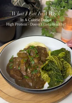 A full week of lower calorie meals that absolutely do NOT taste healthy 👀🔥 We’re talking fakeaway favourites, comfort classics & ridiculously easy dinners - just higher protein, macro friendly and properly satisfying. ❗️Running out of meal ideas? I’ve got hundreds of recipes, done for you meal plans and auto shopping lists inside my app, The SG&G Recipe Club. 👉 Tap the link in my bio for a 7 day free trial. Inside the Recipe Club you get: ✅ Lower cal meals that taste unreal ✅ Every recipe in one easy to use app ✅ Brand new recipes before they’re shared anywhere else ✅ Automatic shopping lists & portion adjustments ✅ Done for you weekly meal plans (or build your own) ✅ Calories & macros counted for every recipe ✅ Browse by category for whatever you’re craving ✅ NEW optional weigh in & accountability support (zero pressure) ✅ A foodie community that actually gets it Not in the Recipe Club yet? No stress 😉 I’m still sharing a recipe every single day right here. So tell me… Which one are you trying first? 😍👇 #highproteinmeals #lowcaloriemeals #easyrecipes #slowcooker #lowcalorierecipes 