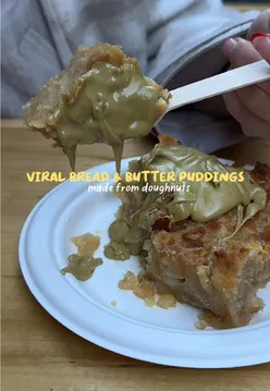 Your sign to try the viral London bread & butter puddings made with doughnuts & served HOT! ✨ #londondessert #londonhotspots #londonfood #londonsweettreats #littlepuddinglondon 