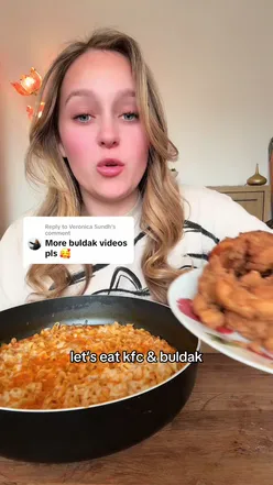Replying to @Veronica Sundh this was so good together #eatingvideos #mukbang #buldak #kfc #eatdinnerwithme @KFC UKI kfc and buldak carbonara mukbang eating videos 