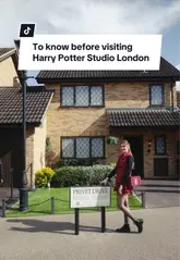 A travel content creator provides five essential tips for visiting the Warner Bros. Studio Tour London, covering booking in advance, time management, the nature of the tour, transport logistics, and the Butterbeer experience.