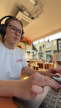 dissertation diaries ep. 1 (except I’m stopping myself from procrastinating by bribing myself with food hehe)  Oh and I’ve also got 4 other essays to write, but at least I’m nearly done with my diss !!  #bristol #bristoluni #uni #unistudent 