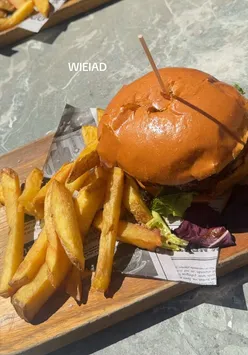 What I eat in a day traveling home from Spain 🍔 #wieiad #dailyfoodvlog #foodie #subway #holidayfood 