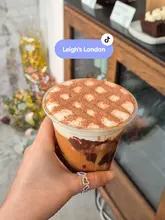 Saw a post about Leigh's a while ago and saved it immediately 🙌 Love that they do creative drinks, when I visited at the weekend they had this chocolate honeycomb latte as one of their specials 🍯🍫 Such a cute spot for a coffee and catch-up with @raniathefoodie  🩷 📍Leigh's London #leighslondon #londoncoffeeshops  london coffee shops | coffee spots in london | where to go for coffee in london | london cafes 