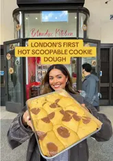 LONDON’S FIRST HOT SCOOPABLE COOKIE TRAY!!  The first place I’ve seen this was in Qatar last year but was so gutted I didn’t try it! But we now finally have our own version here! I love cookies/ cookie dough so much I’m pretty thrilled @Blondies Kitchen have decided to create their own scoopable cookie dough! It’s warm, rich and gooey! A little definitely goes a long way.  Kindly got given the tray to take him for the vid! I may or may not have finished the tray. Go check it out  #londonfood #londonfoodblogger #londondesserts #londonhiddengems #londoncheapeats 