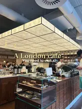 Another stunning cafe to add to your list, and this one is next to Waterloo station.  The interiors and vibes of this spot are absolutely immaculate. One of the best matchas  I’ve had for a while and I will be going back to try more of their drink options.  #londoncafe #londoncoffeeshop #londonfoodguide #londonfoodblogger #londonhotspots 