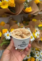 magnolia bakery london pop up 🍌💛 pudding topped iced matcha + lattes, limited edition sticky toffee pudding + the classic 😍✨ + you can book a table for the exclusive brunch menu 🍌  📍 Cafe Ciel at Raffles, London . . . #magnoliabakery #londonpopups #thingstodoinlondon #londonfood #bananapudding 
